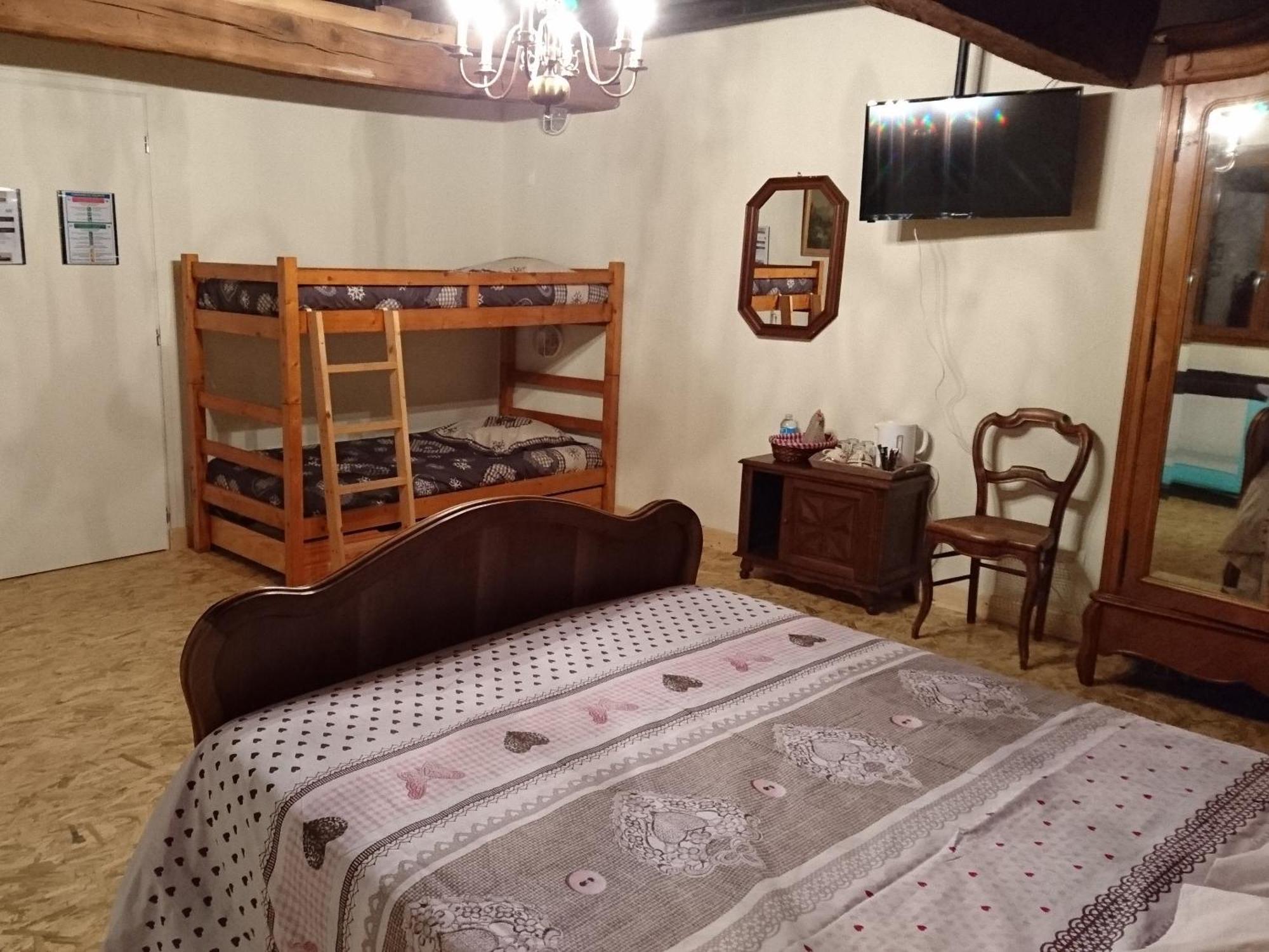 A La Poularde B&B Curciat-Dongalon Chambre photo